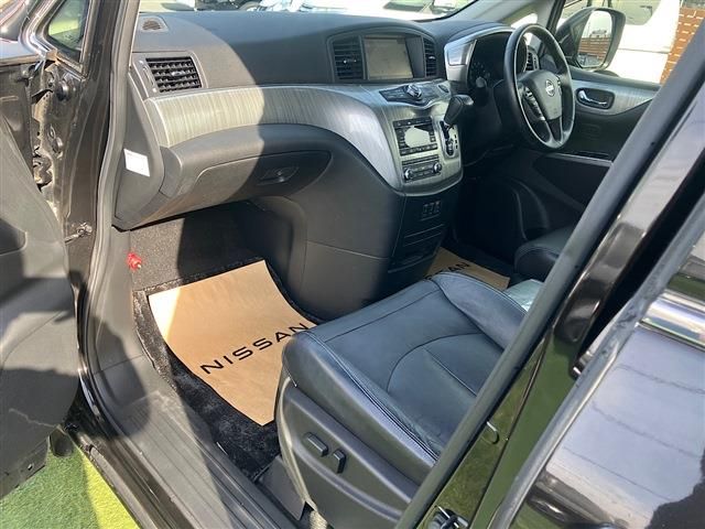 NISSAN ELGRAND 2017 Image 31