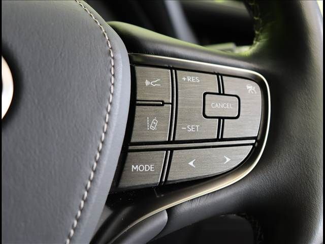 TOYOTA LEXUS LS500H 4WD 2017 Image 31