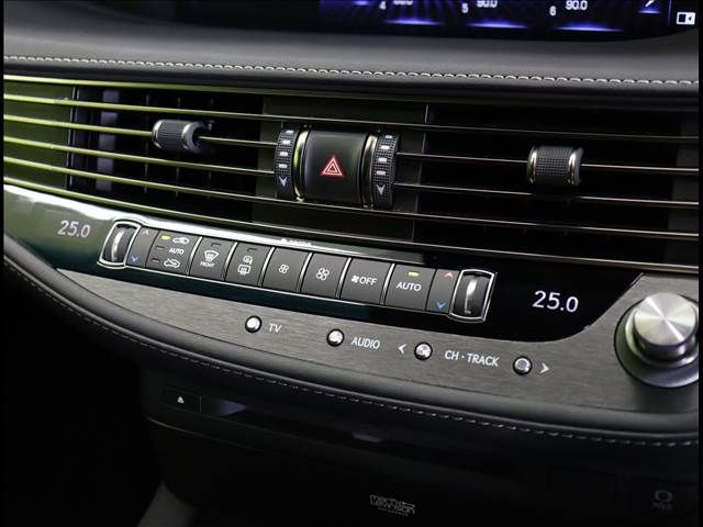 TOYOTA LEXUS LS500H 4WD 2017 Image 31