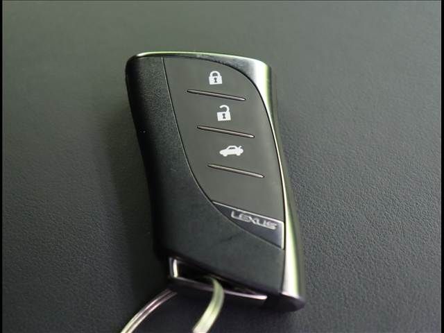 TOYOTA LEXUS LS500H 4WD 2017 Image 31