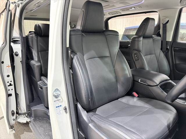 TOYOTA ALPHARD HYBRID 4WD 2019 Image 31