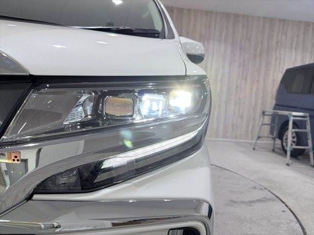 TOYOTA ALPHARD HYBRID 4WD 2019 Image 31