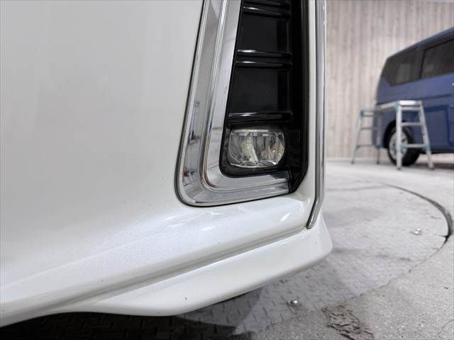 TOYOTA ALPHARD HYBRID 4WD 2019 Image 31