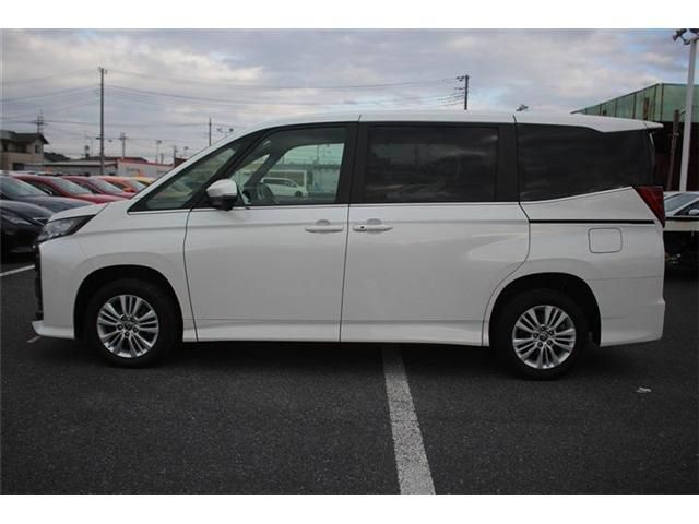 TOYOTA NOAH 4WD 2023 Image 31