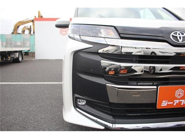 TOYOTA NOAH 4WD 2023 Image 31