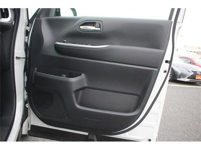 TOYOTA NOAH 4WD 2023 Image 31