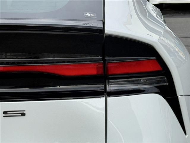 TOYOTA PRIUS 4WD 2023 Image 31