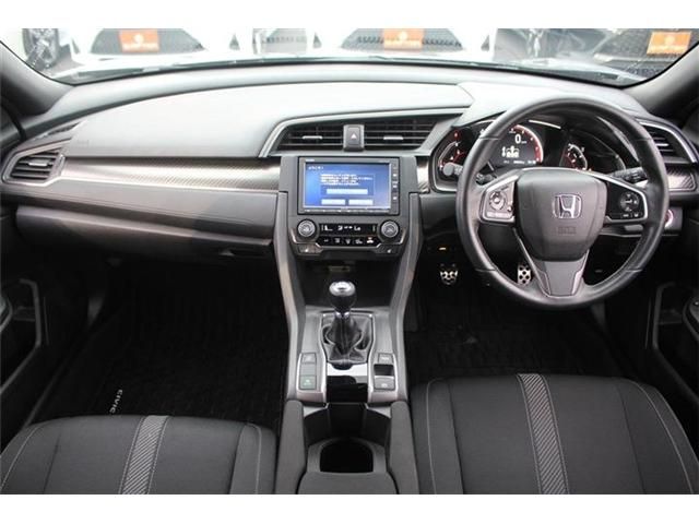 HONDA CIVIC HATCHBACK 2018 Image 31