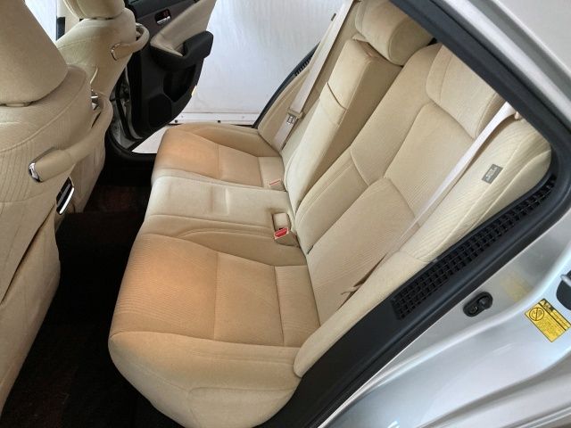 TOYOTA CROWN SEDAN HYBRID 2013 Image 31