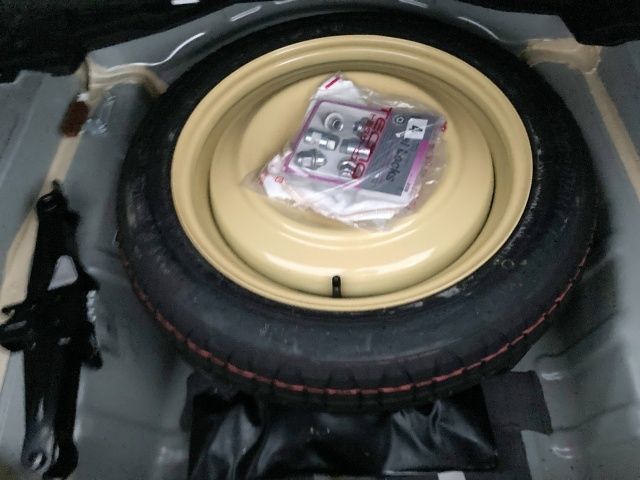 TOYOTA CROWN SEDAN HYBRID 2013 Image 31