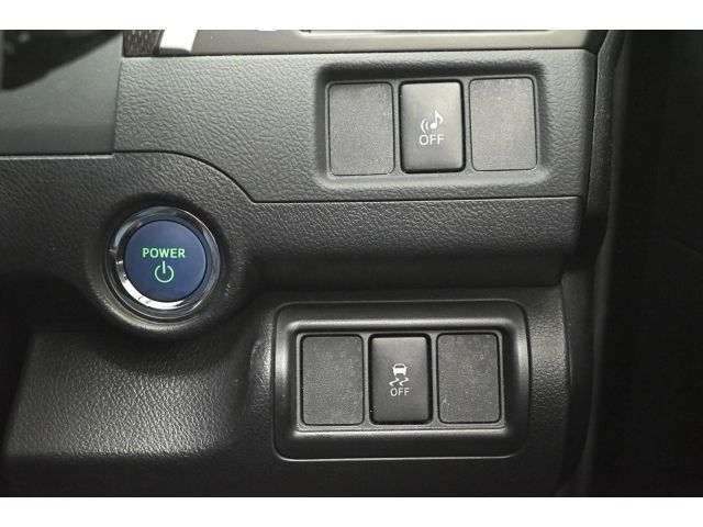 TOYOTA CAMRY HYBRID 2013 Image 31