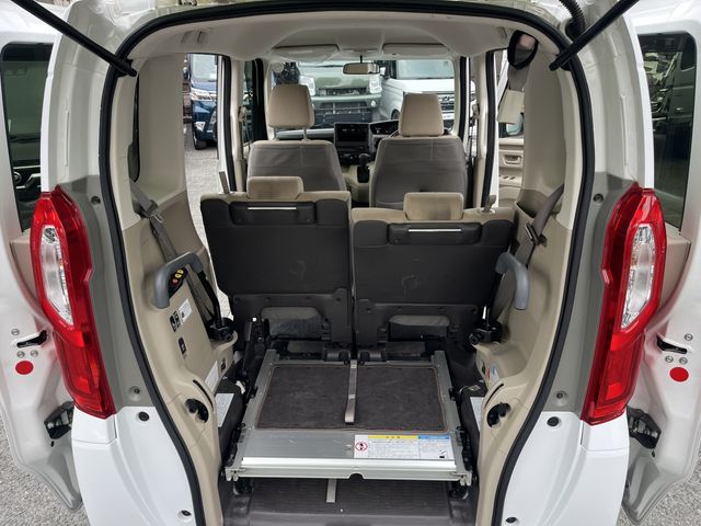 HONDA N BOX 2020 Image 31