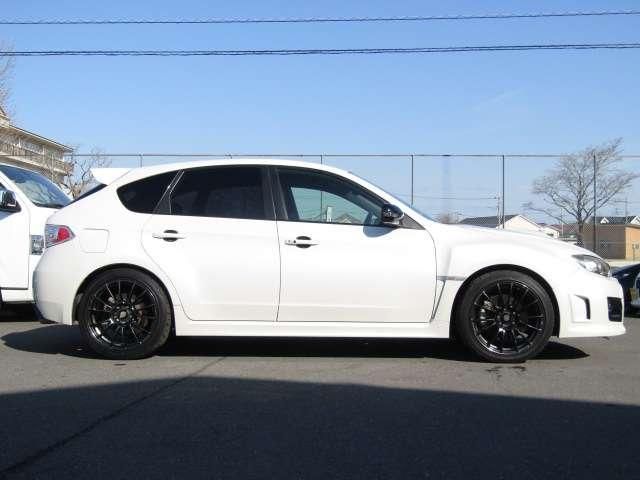 SUBARU IMPREZA WRX 5DOOR 2011 Image 31