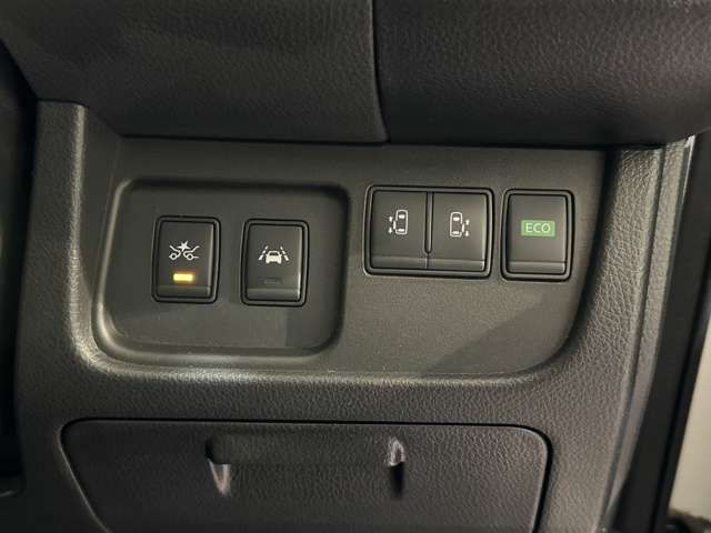 NISSAN SERENA  S-HYBRID 4WD 2014 Image 31