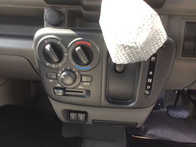 SUZUKI EVERY VAN 4WD 2024 Image 31