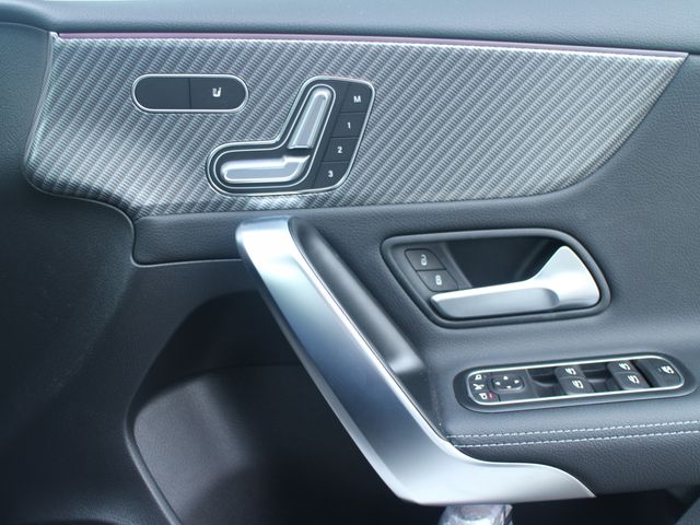 MERCEDES BENZ A CLAS 2025 Image 31