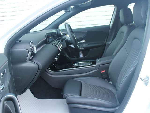 MERCEDES BENZ A CLAS 2025 Image 31