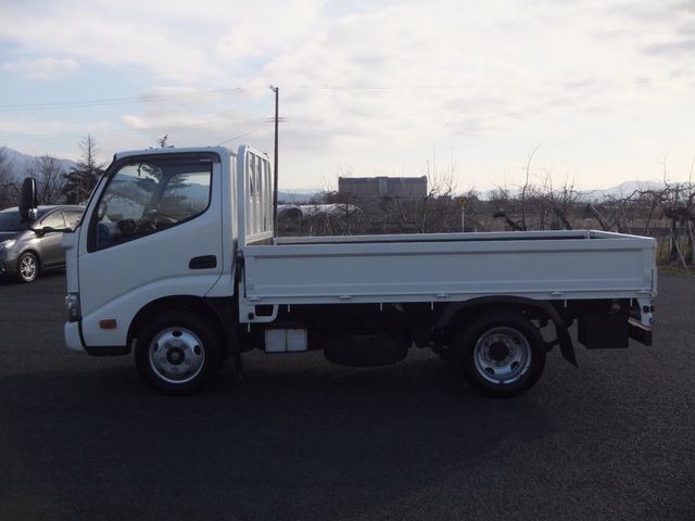 HINO DUTRO 2017 Image 31