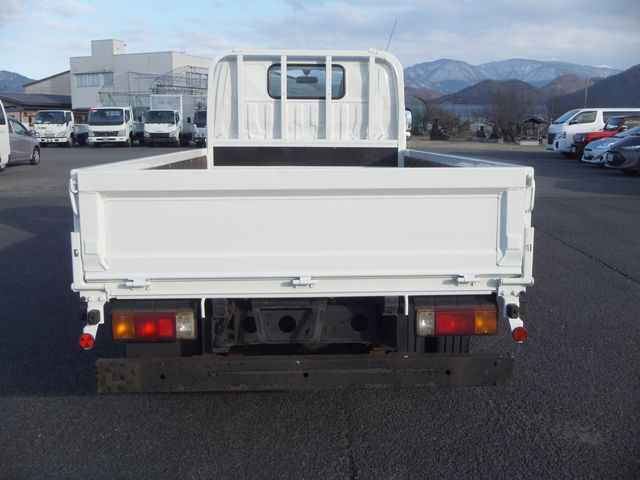 HINO DUTRO 2017 Image 31