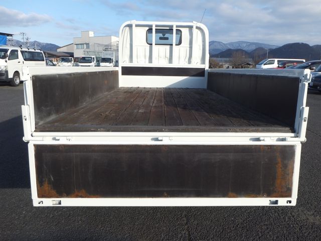 HINO DUTRO 2017 Image 31