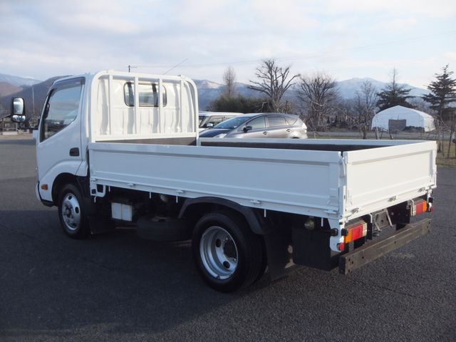 HINO DUTRO 2017 Image 31