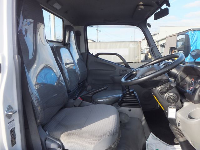 HINO DUTRO 2017 Image 31