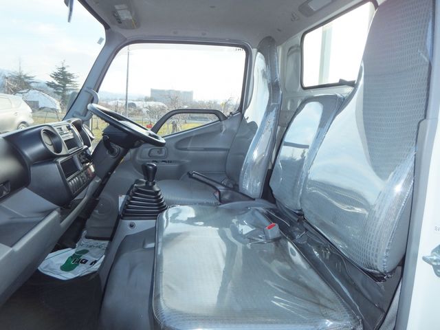 HINO DUTRO 2017 Image 31