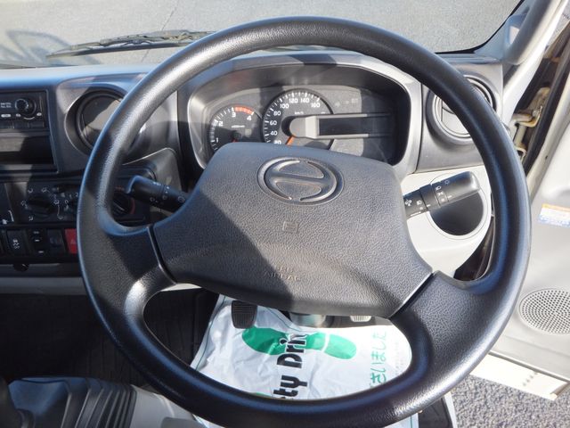 HINO DUTRO 2017 Image 31