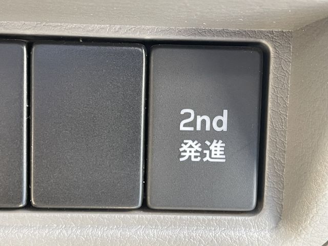 NISSAN NV100 CLIPPER 2025 Image 31