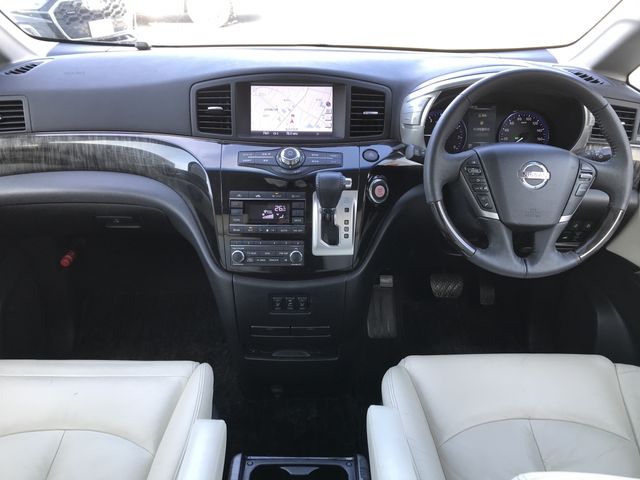 NISSAN ELGRAND 2017 Image 31