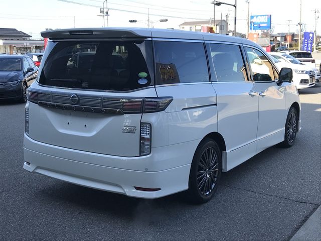 NISSAN ELGRAND 2017 Image 31
