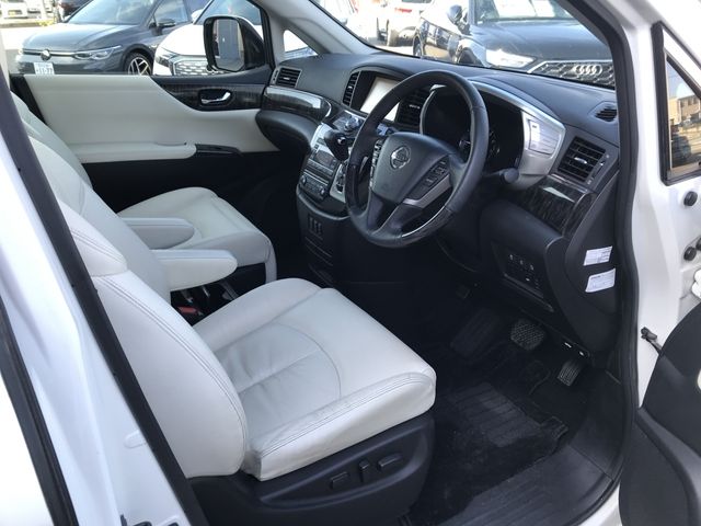 NISSAN ELGRAND 2017 Image 31