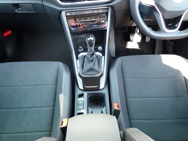 VOLKSWAGEN T-ROC 2024 Image 31