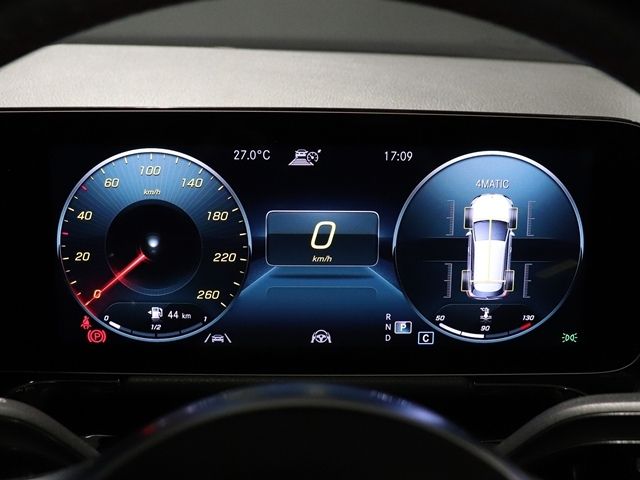 MERCEDES BENZ GLA CL 2020 Image 31