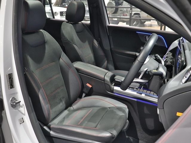 MERCEDES BENZ GLA CL 2020 Image 31