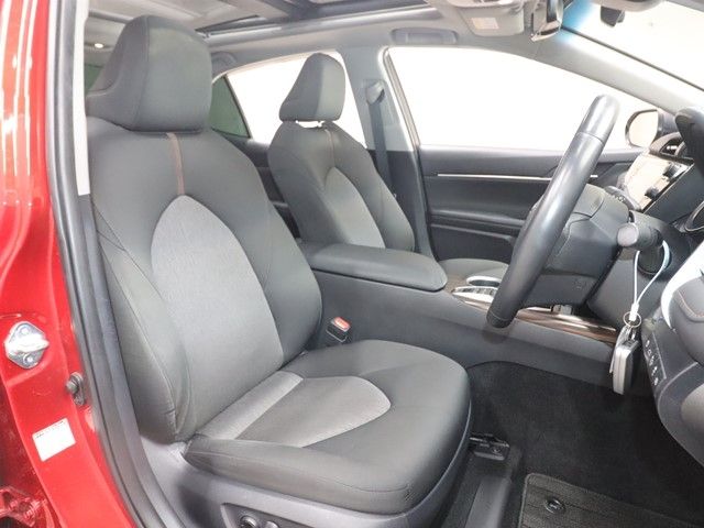 TOYOTA CAMRY HYBRID 2018 Image 31