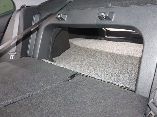 TOYOTA CAMRY HYBRID 2018 Image 31