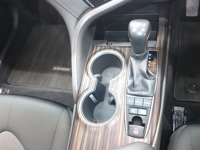 TOYOTA CAMRY HYBRID 2018 Image 31