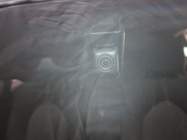 TOYOTA CAMRY HYBRID 2018 Image 31