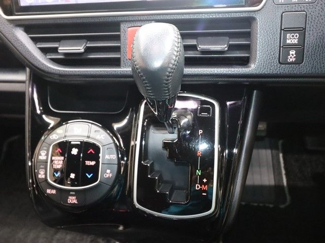 TOYOTA NOAH 2019 Image 31