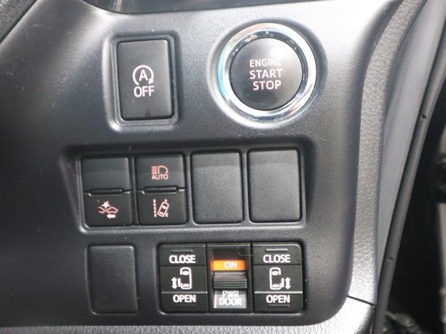 TOYOTA NOAH 2019 Image 31