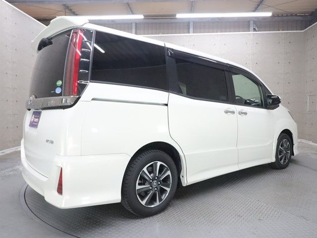 TOYOTA NOAH 2019 Image 31