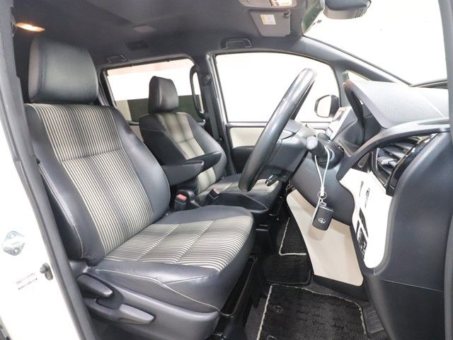 TOYOTA NOAH 2019 Image 31