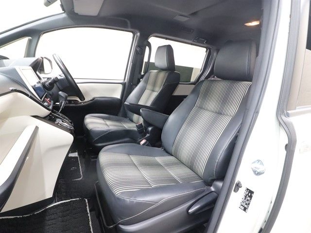 TOYOTA NOAH 2019 Image 31