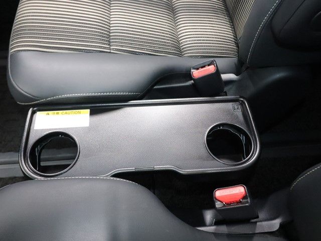 TOYOTA NOAH 2019 Image 31