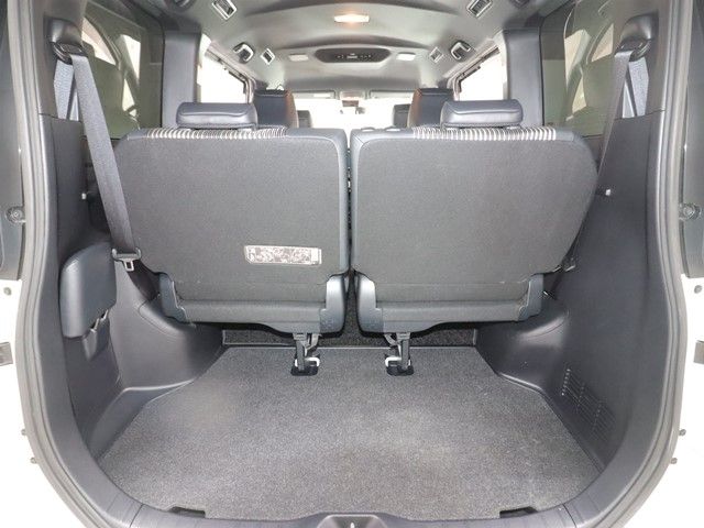 TOYOTA NOAH 2019 Image 31