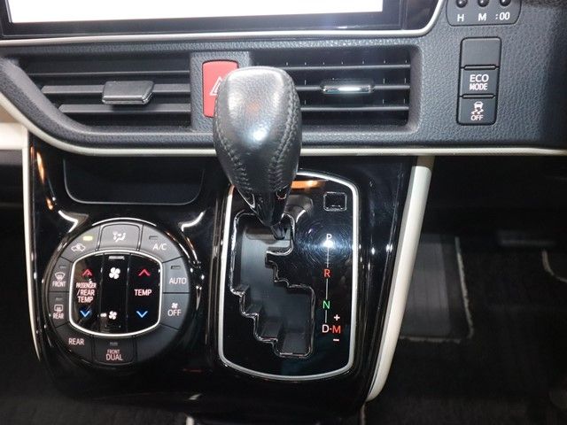 TOYOTA NOAH 2019 Image 31