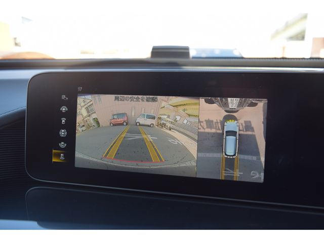 MERCEDES BENZ EQC 2020 Image 31