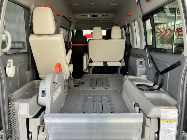 NISSAN NV350 CARAVAN 4WD 2020 Image 31