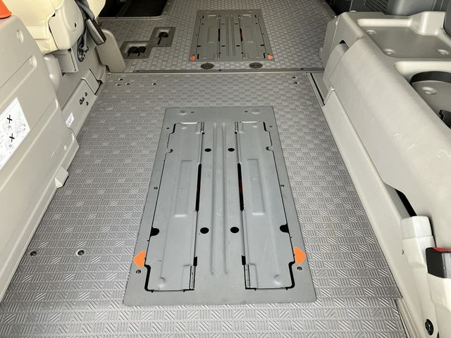 NISSAN NV350 CARAVAN 4WD 2020 Image 31